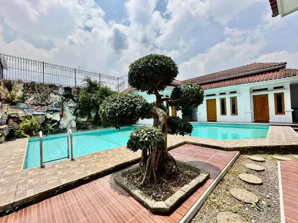 Rumah Villa Luxury  Mewah Sukabumi Luas ada Kolam Renang nya