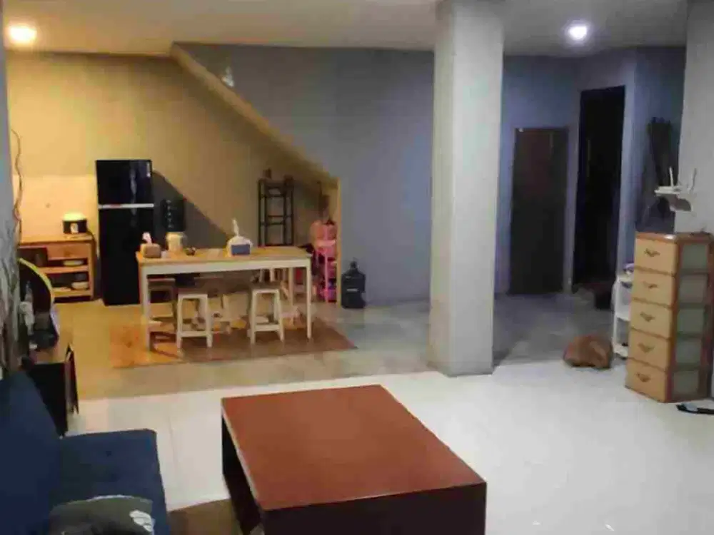 Harga dibawah NJOP ruko Gandeng Rapi banget Mangga besar hanya 3.9 M nego dpt 2 RUKO lohh