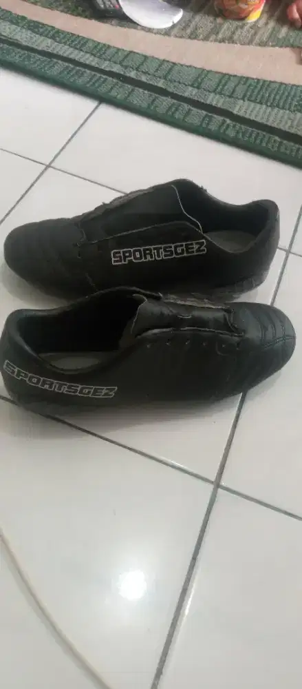 Sepatu futsal anak - anak buat permaina sepak bola nya