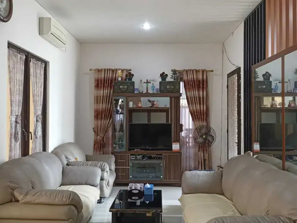 Siap Huni! Dijual Rumah Hook Renovasi di Harapan Indah - SHM, Nego