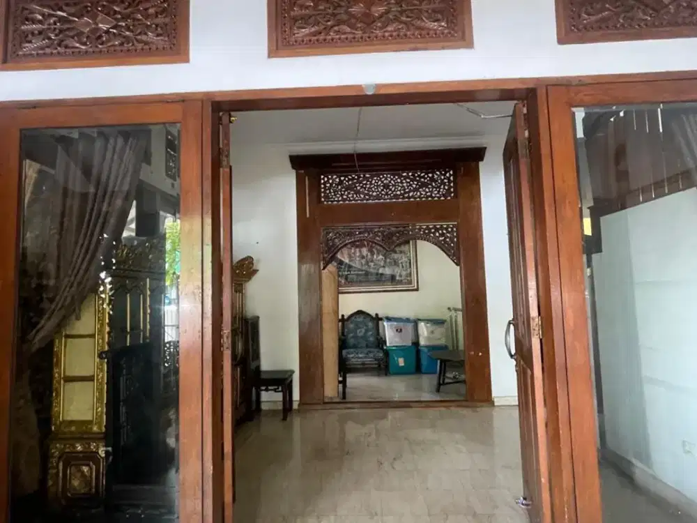 Disewakan Rumah Bagus untuk kantor dan usaha di Bintaro sek 2 Tangsel