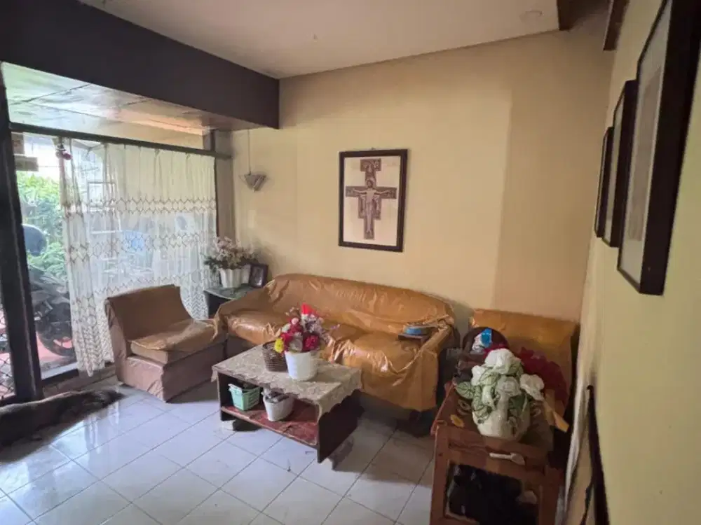 Rumah Jual Murah di Tengah  Kota Menteng Dalam, Tebet, Jakarta Selatan