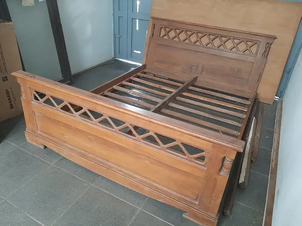 Dipan kayu jati model minimalis (timeless)