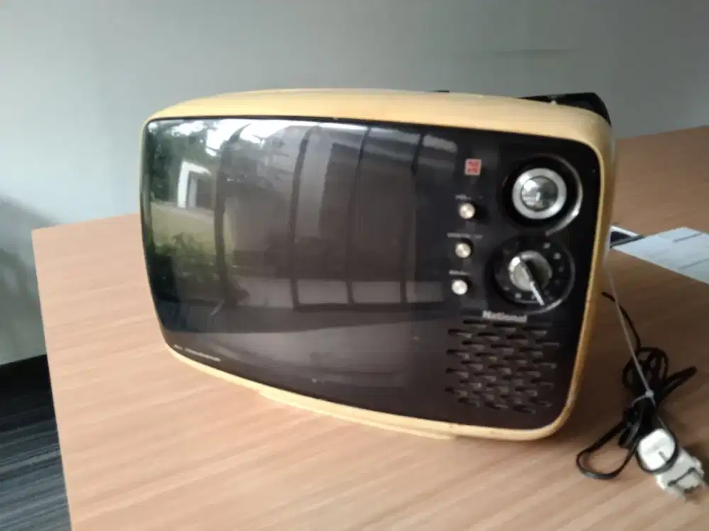 Tv NATIONAL transistor jadul