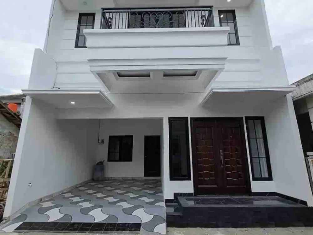 DIJUAL  RUMAH 2 LANTAI + ROOFTOP NON CLUSTER DI JAGAKARSA JAKARTA SELATAN