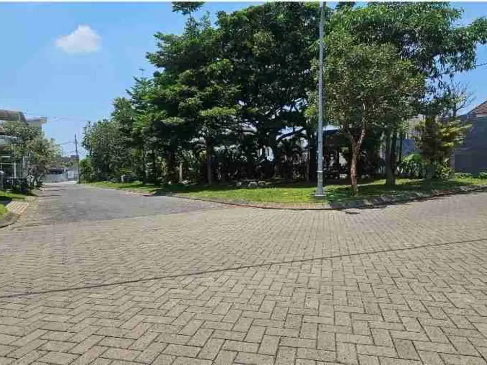 rumah cantik 2 lt lingkungan elite adyna residence tasikmadu dekat suhat, kampus aUb brawijaya dan unmuh serta dekat arah jalan tol