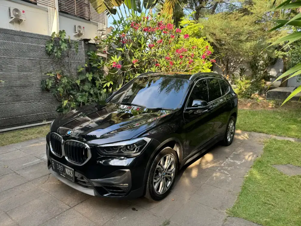 Dijual Cepat BMW X1 Hitam 2022 Kondisi Bagus