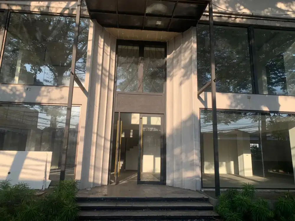 Disewakan gedung di kemang