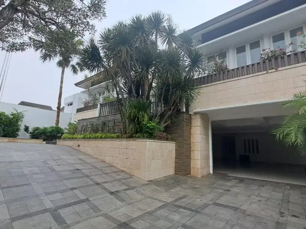 DISEWAKAN RUMAH MEWAH AREA SENOPATI JAKARTA SELATAN