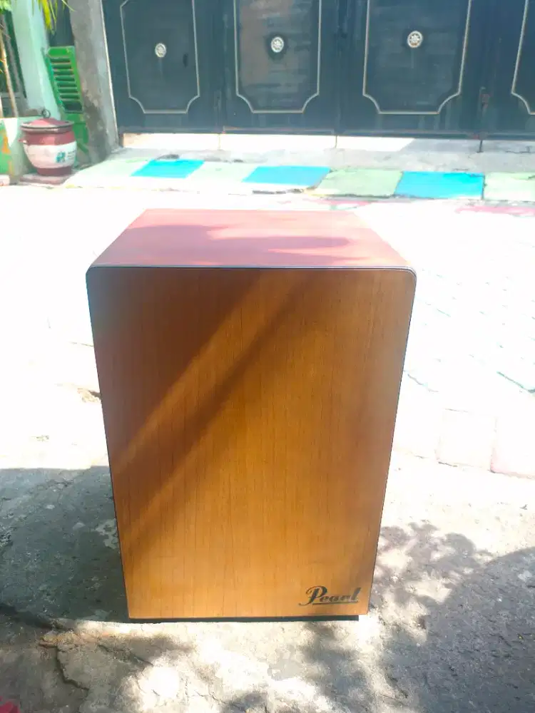 Cajon merk Pearl bekas like new + bonus tas Nego