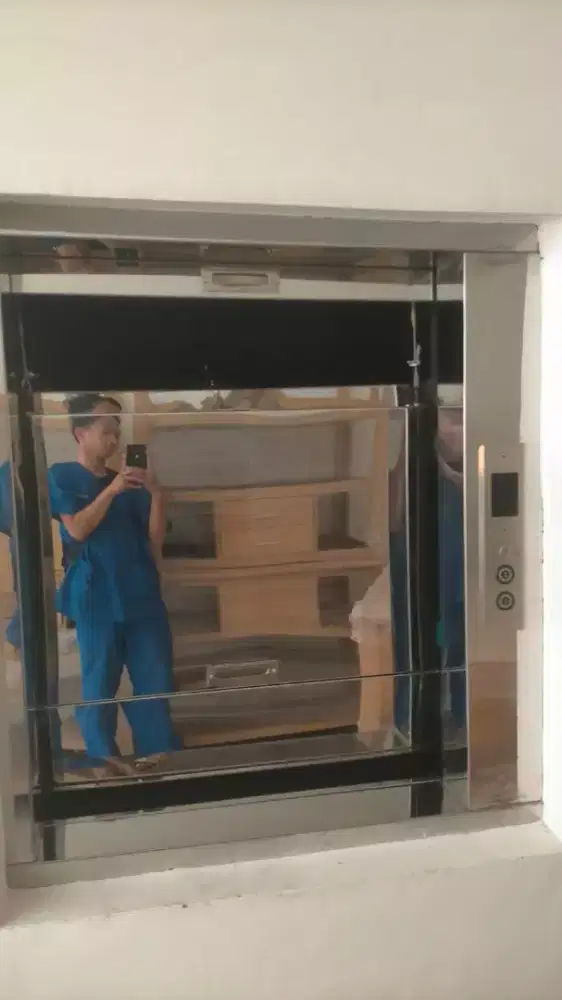 Lift barang dan dumwhaiter