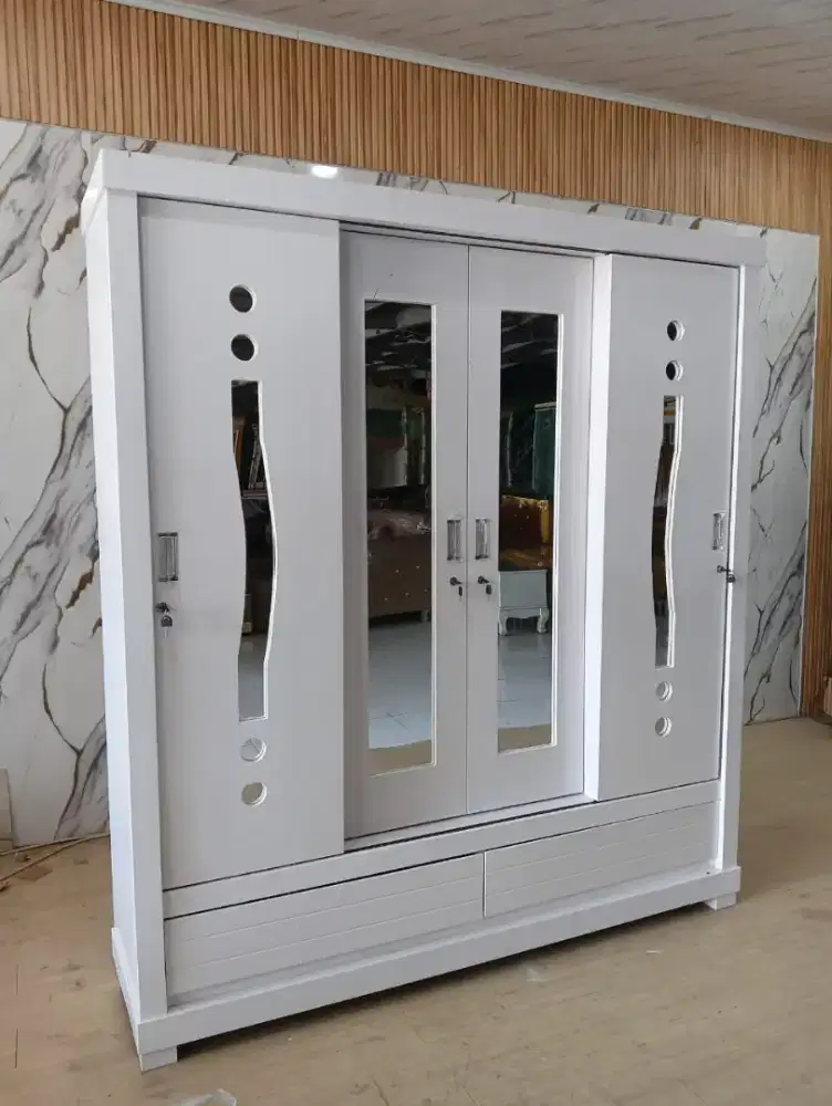 Lemari sliding 4 pinty