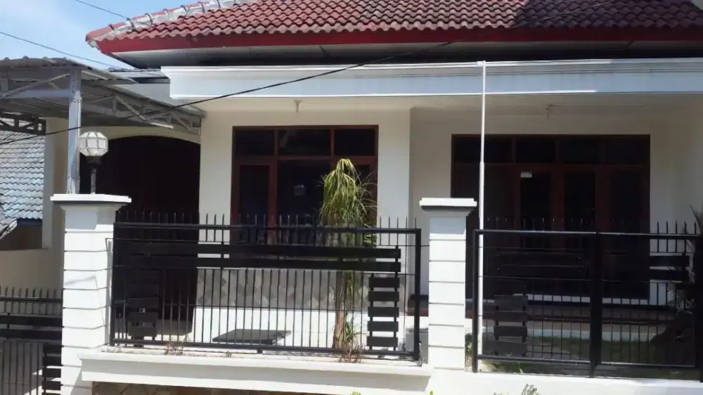 DI SEWAKAN RUMAH FULL FURNISHED DI BUKIT SARI - SEMARANG SELATAN