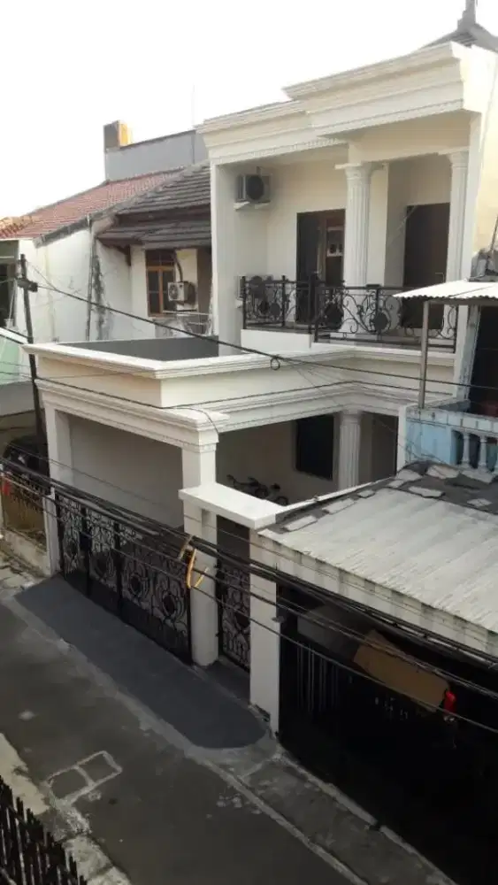 RUMAH MEWAH DI PONDOK KELAPA