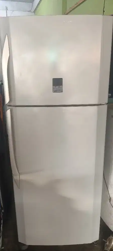 Jual kulkas Sharp jumbo normal dan garansi satu bulan