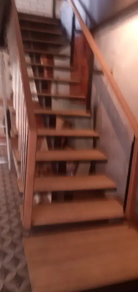 Tangga kayu jati. Anak tangga kayu jati