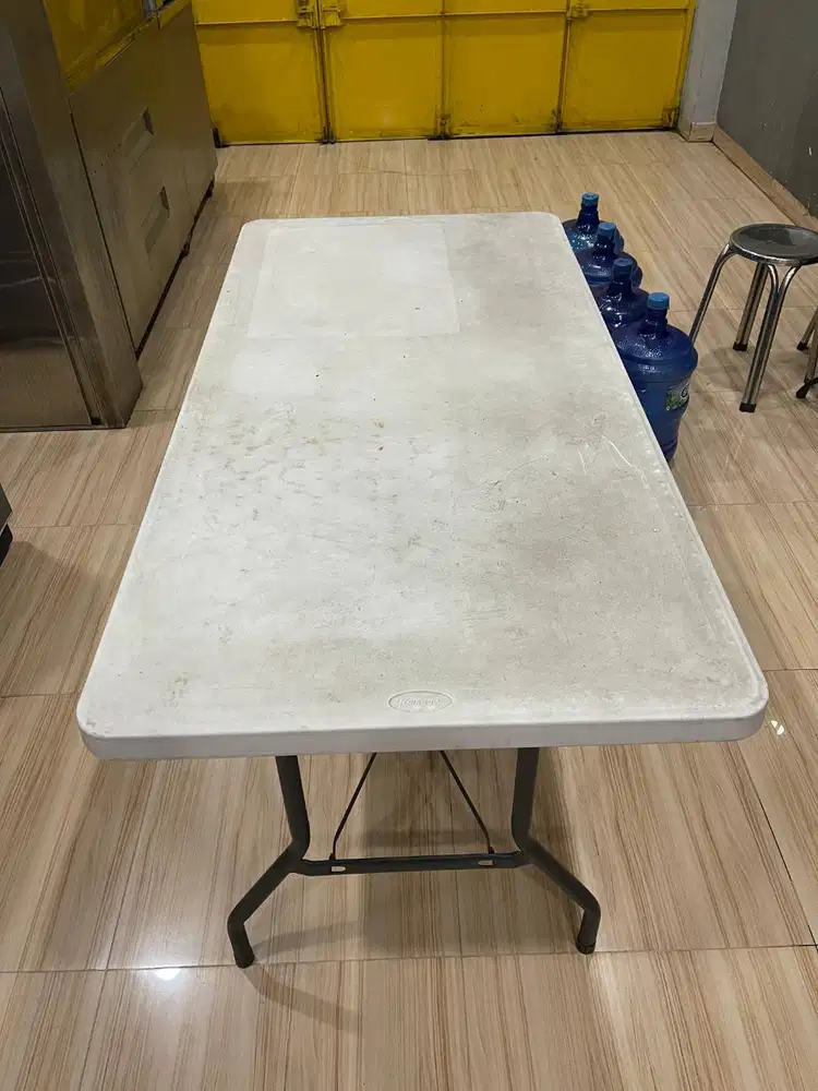 MEJA LIPAT SERBAGUNA KRISBOW KAKI BESI BESAR LEBAR (COCOK UNTUK USAHA)