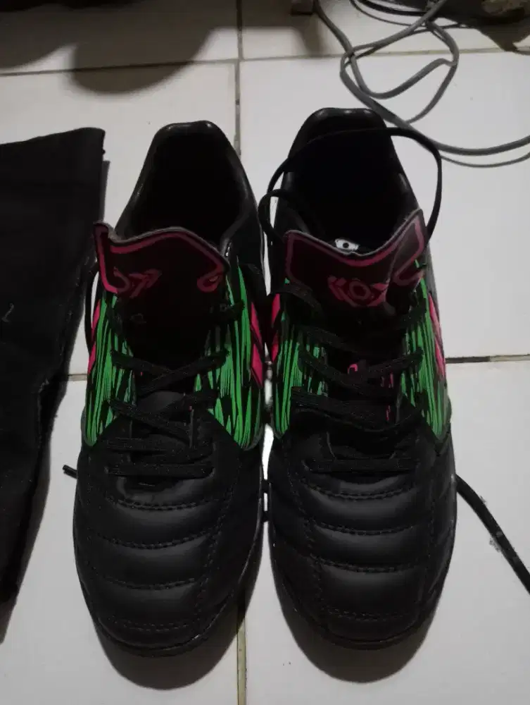 Dijual sepatu futsal warna hitam oldilac phoenix