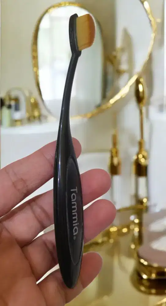 Kuas blending untuk shading hidung