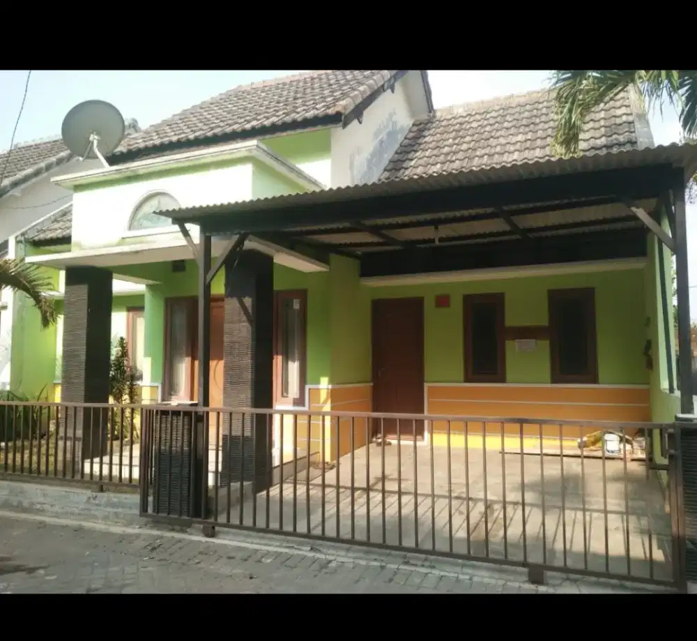 Rumah di kontrakkan 10 menit ke UB dan ke UMM lewat pintu belakang