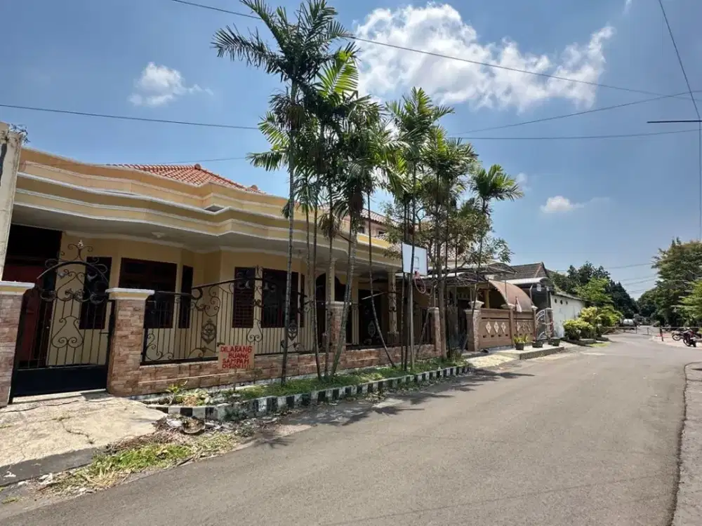 DIJUAL RUMAH JALAN BUNGA-BUNGA SUHAT KOTA MALANG COCOK UNTUK KOST DEKAT KAMPUS UB
