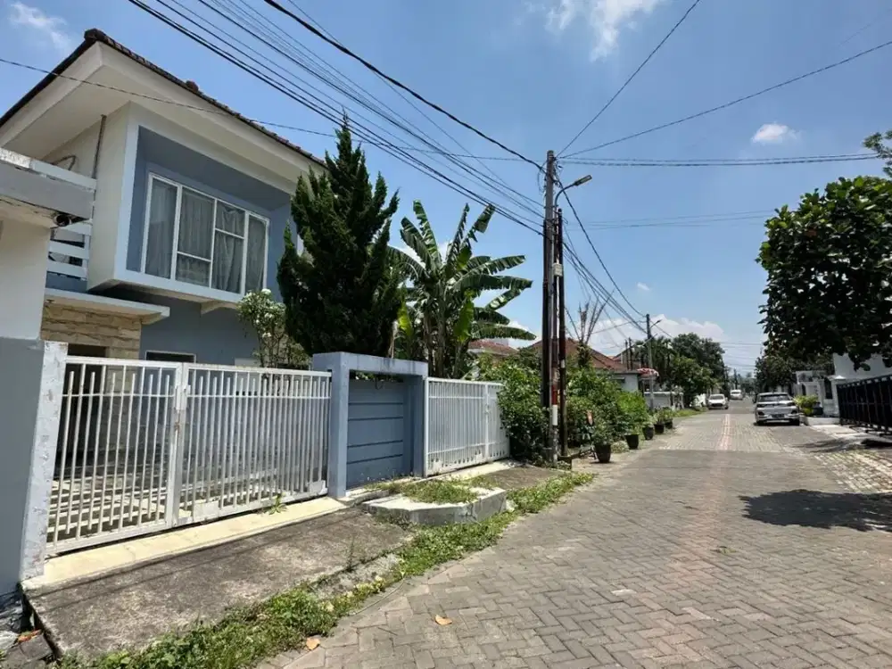 DIJUAL RUMAH JALAN BUNGA-BUNGA SUHAT KOTA MALANG COCOK UNTUK KOST DEKAT KAMPUS UB