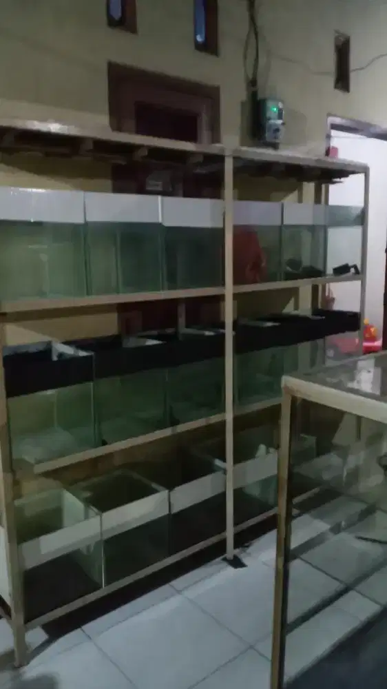 Rak akuarium full akuarium