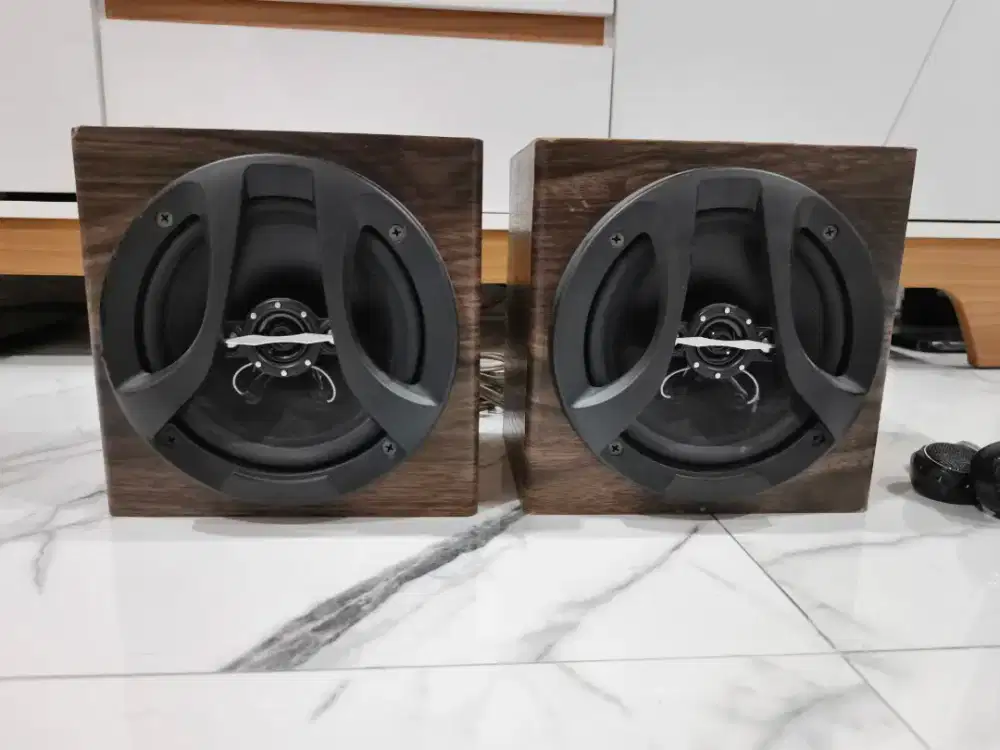 Speaker pasif Orca dan Polytron