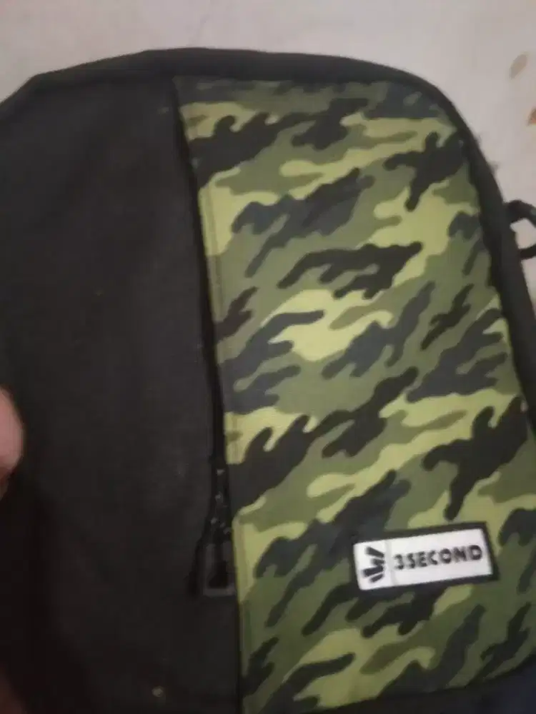 NEGO Tas selempang merek 3SECOND