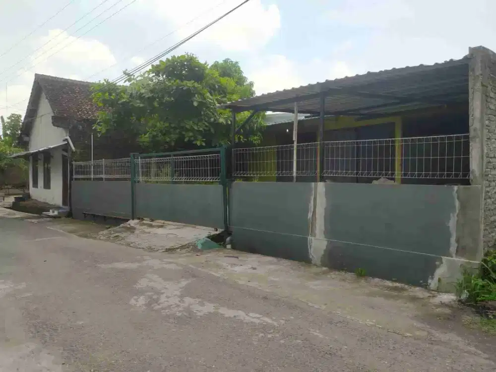 gudang ex kayu Kadipiro solo dijual murah BU