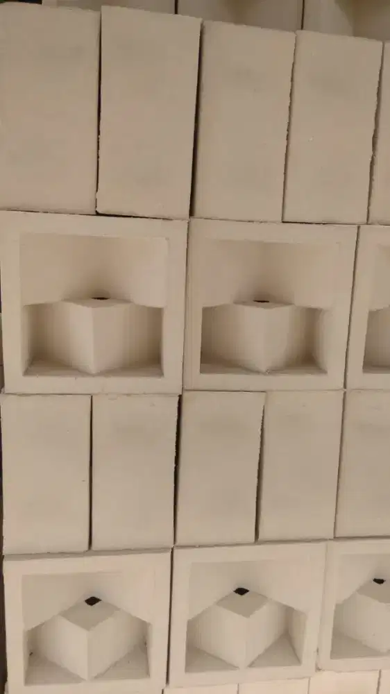 bata tempel / ekspos merah putih