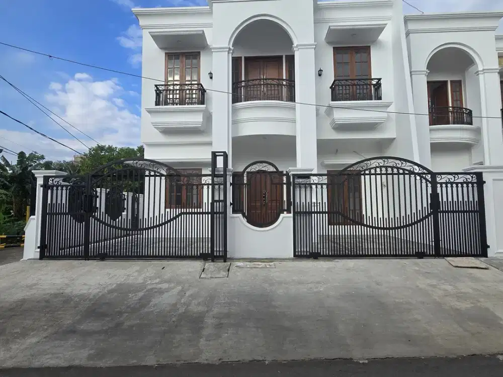 Rumah Baru Design Classic Modern Dalam Komplek Di Duren Sawit Jakarta