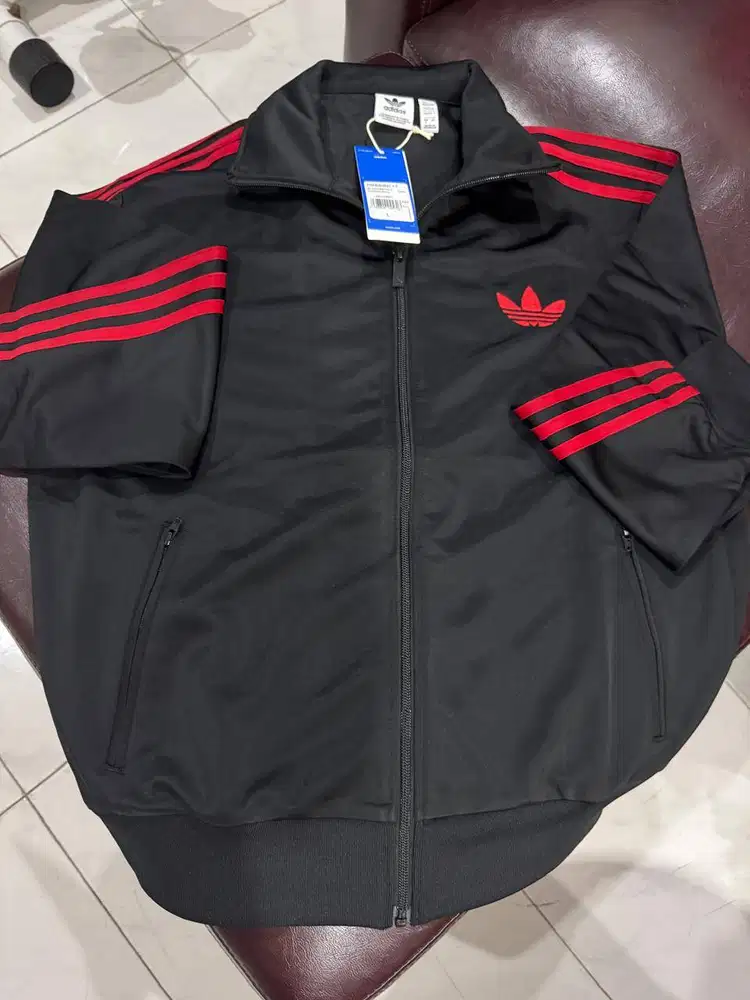 ADIDAS Jaket Wanita Firebird Black 100% Polyester BARU ukuran L
