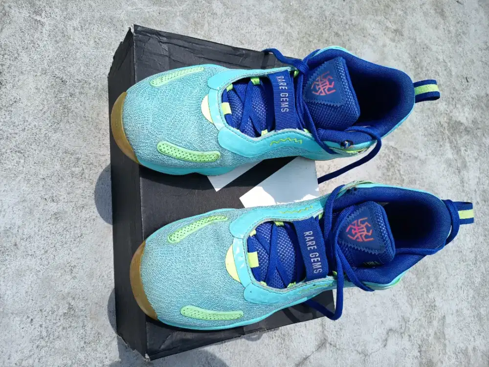 Adidas D.O.N. Issue 3 GCA Rare Gems size 44