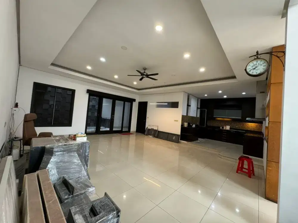 Dijual Rumah Grisenda PIK 10x20 6KT, SHM, Semi Furnished