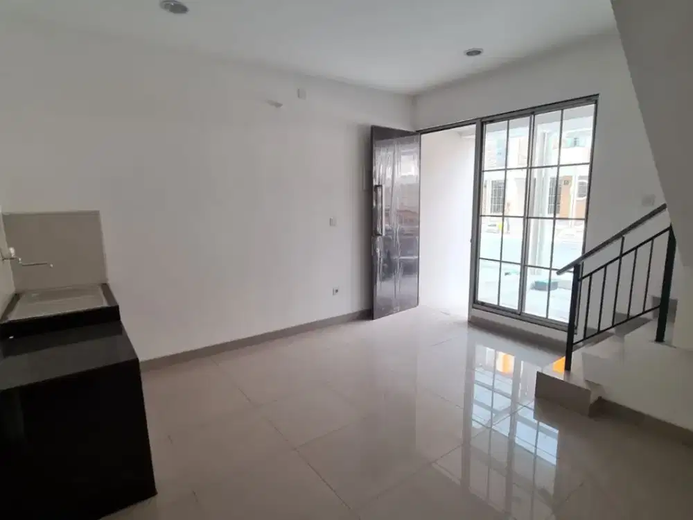 Dijual Rumah PIK2, 4,5x10, 3 lantai, Unfurnish