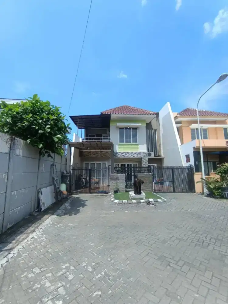 Rumah Cantik Sakura Ketintang Surabaya