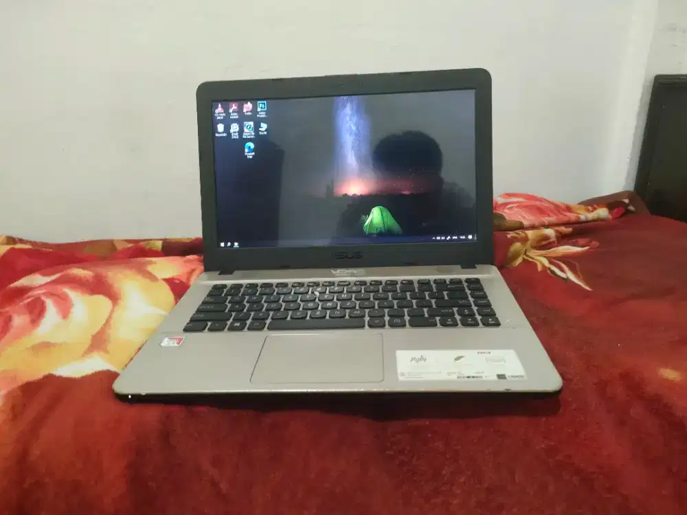 Laptop Asus RAM 4 GB HDD 1TB