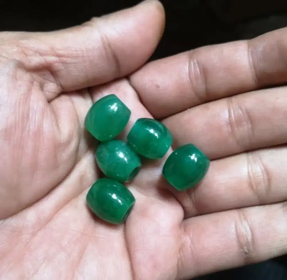 Natural batu Jadeite Jade / giok  liontin kalung bentuk donat - tabung