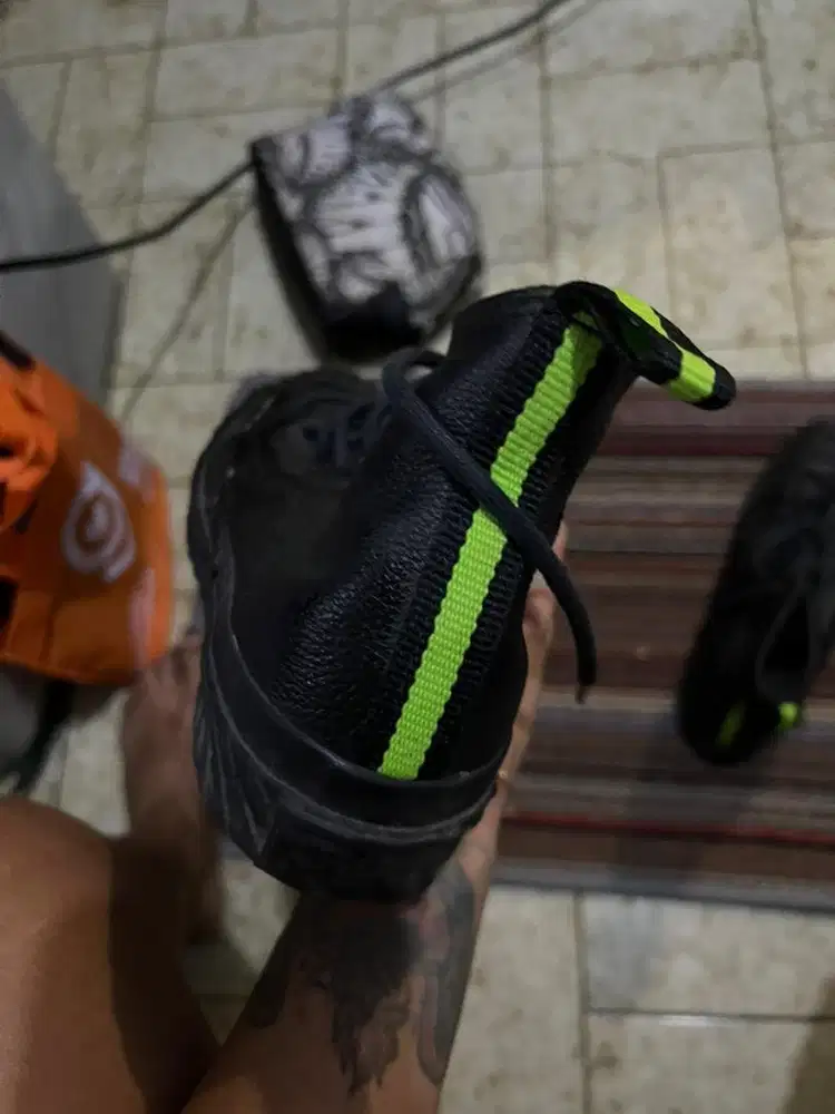 Sepatu Converse Leather