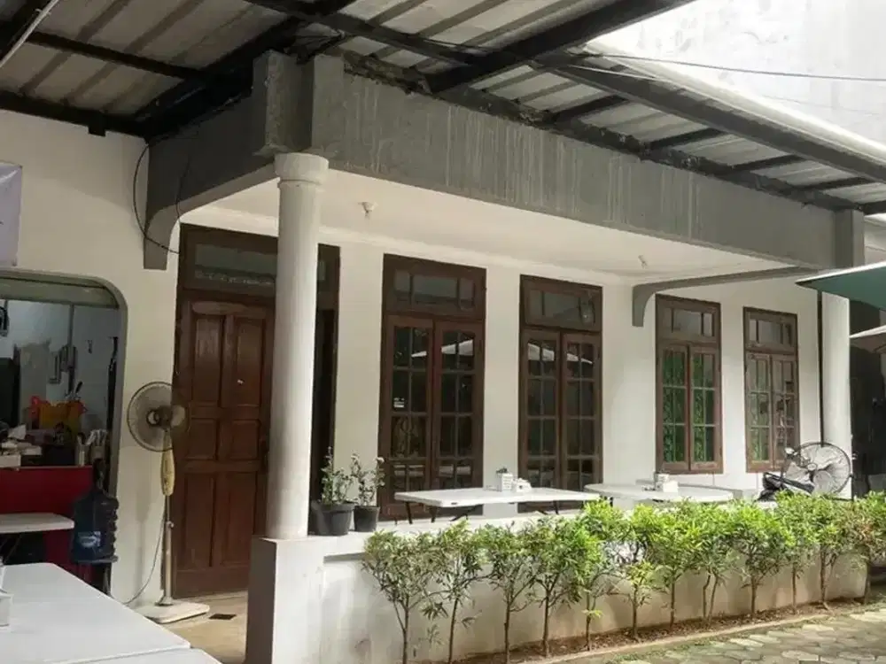 Rumah Strategis Daerah Elit di Kebayoran Baru