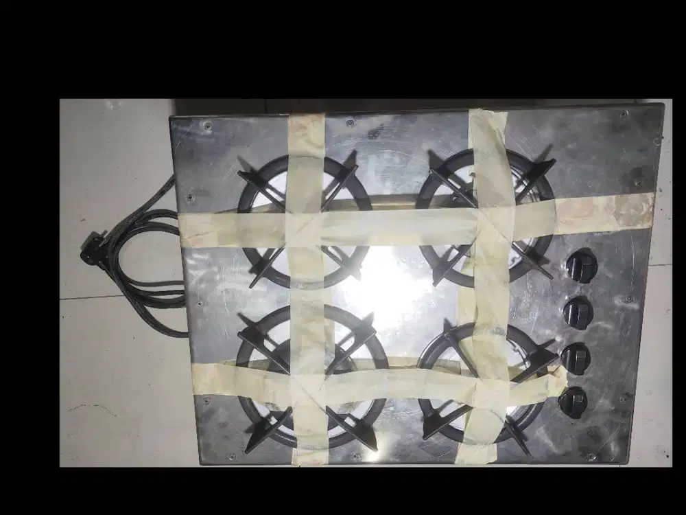 Kompor gas besi 4 tungku