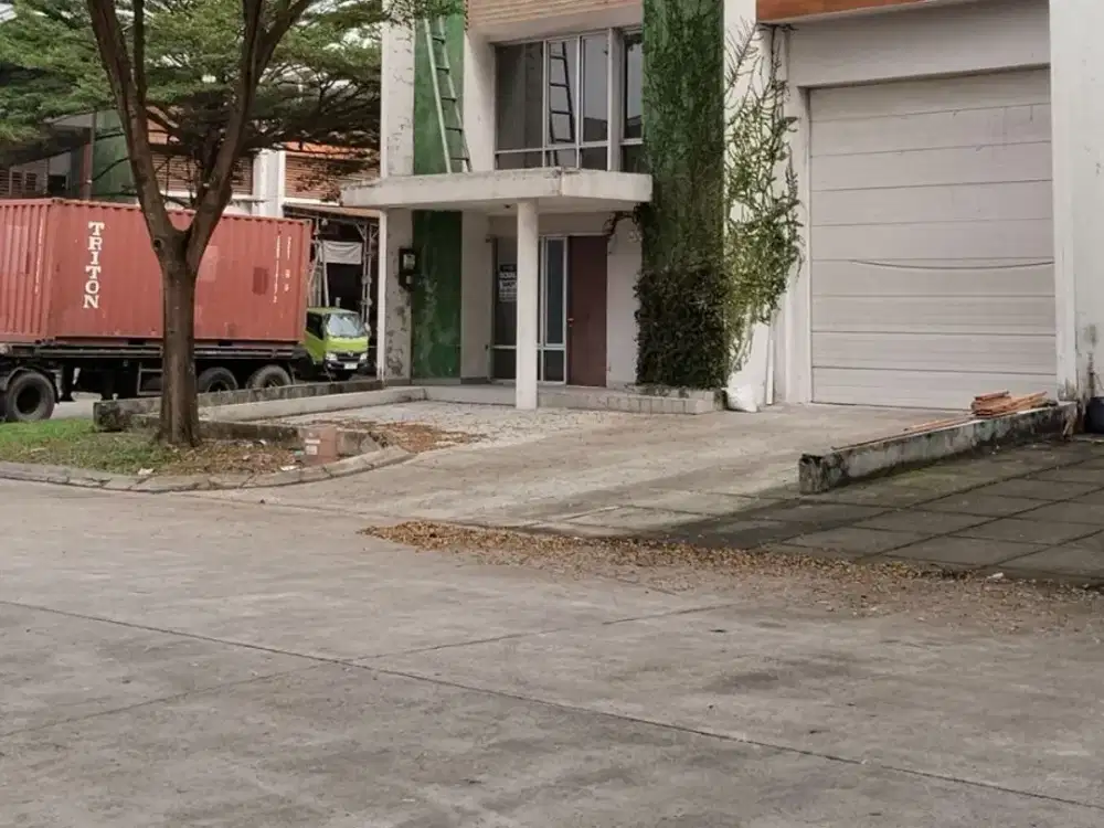 Gudang hoek jarang ada siap pakai di Citra Raya