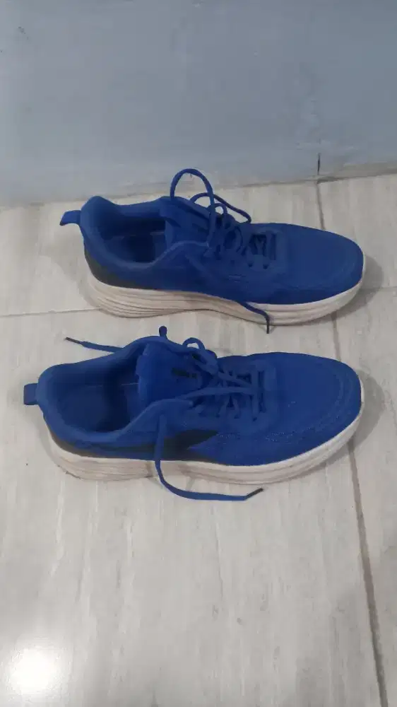 Sepatu lari DIADORA ukuran 41