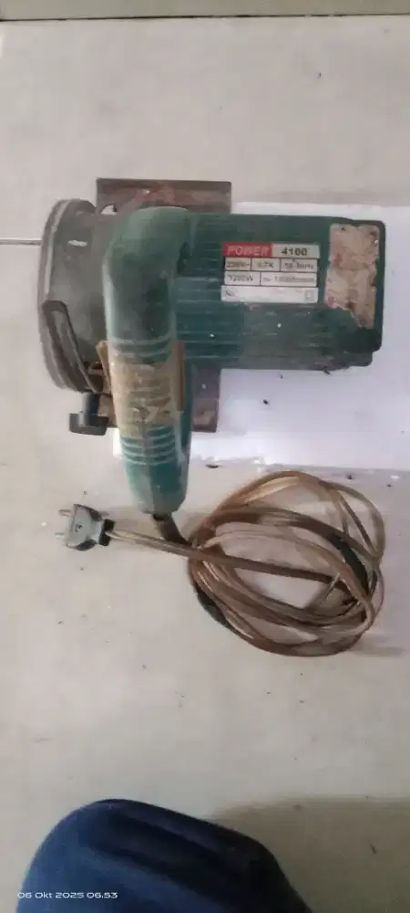 Mesin potong keramik