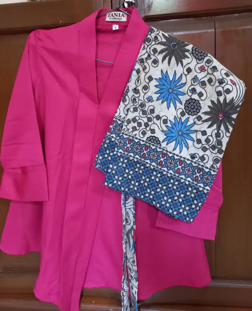 Kebaya kutu baru dan rok