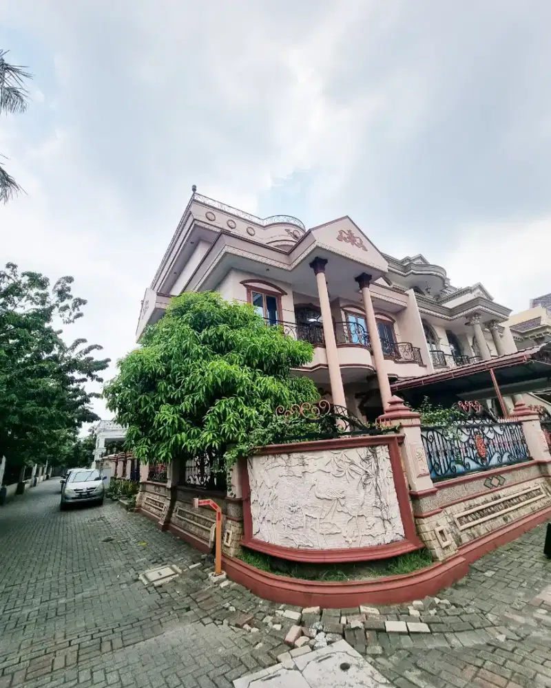 Rumah Sudut Komplek Taman Anggrek Jalan Amir Hamzah