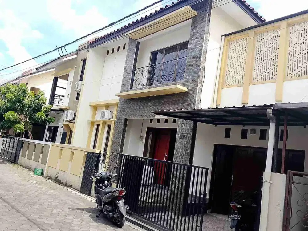 Di sewakan rumah Furnised dlm komplek cluster timur pasar stan Maguwoharjo