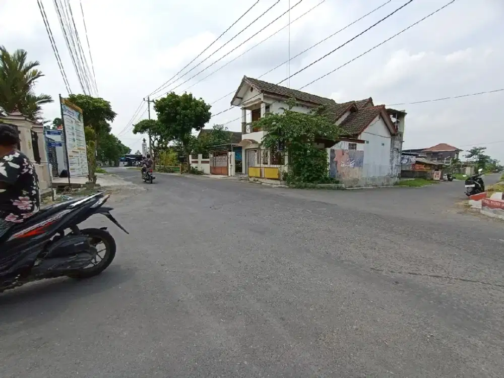 Jual Tanah Dekat Hotel HYATT, SHM & Harga Terbaik!