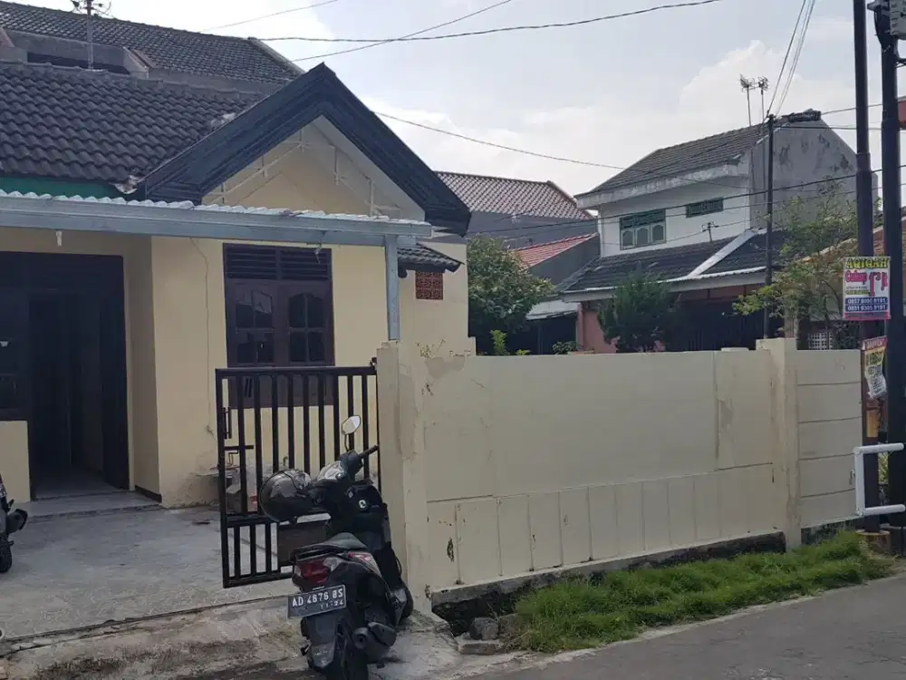 Rumah Sederhana 103 m2 dekat Mall the Park, Solo Baru, Sukoharjo